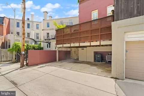 Exterior - 1707 S Street St NW #B, Washington, DC 20009 photo 7 of 11