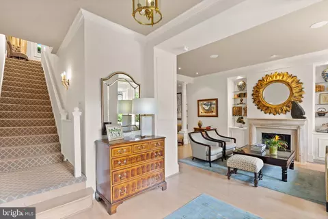 Entry Way - 1707 S Street St NW #B, Washington, DC 20009 photo 6 of 8