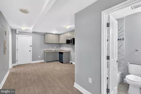 109 Wayne Pl SE, Washington, DC 20032 photo 2