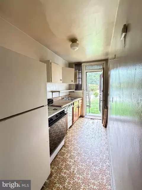 Kitchen - 2029 E Ne NE, Washington, DC 20002 photo 1 of 3