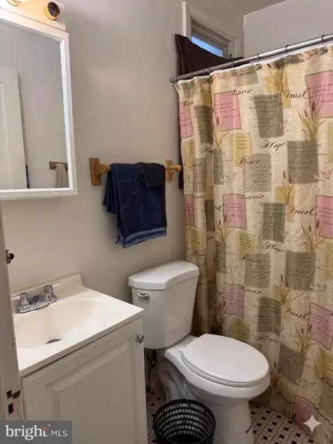 Bath - 2029 E Ne NE, Washington, DC 20002 photo 1 of 2