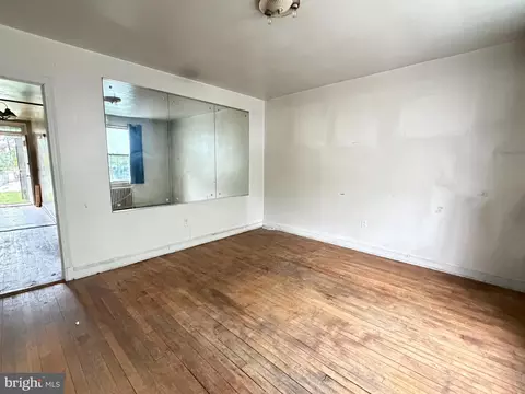 Living - 2029 E Ne NE, Washington, DC 20002 photo 2 of 3