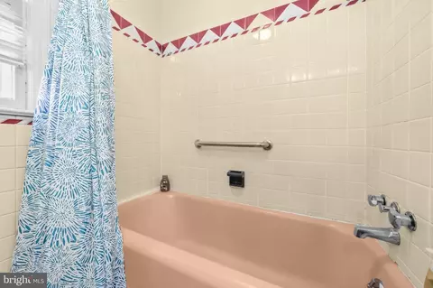 Bath - Undisclosed, Washington, DC 20011 photo 3 of 4