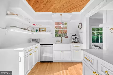 Kitchen - Undisclosed, Washington, DC 20011 photo 2 of 4