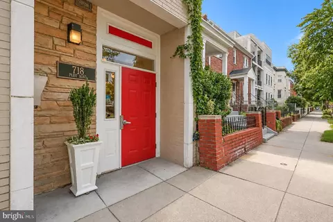 718 Park Rd NW #2, Washington, DC 20010