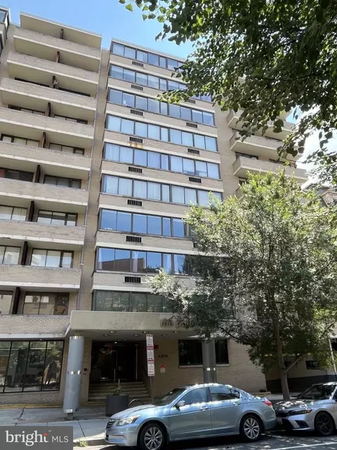 1325 18th St NW #305, Washington, DC 20036