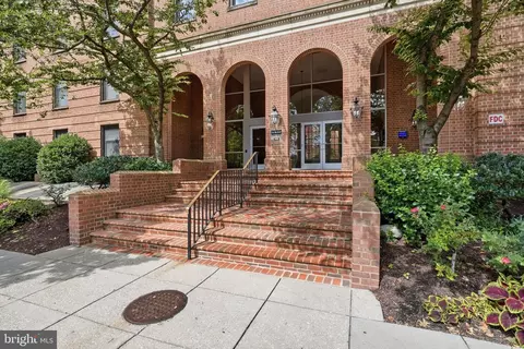 2828 Wisconsin Ave NW #114, Washington, DC 20007
