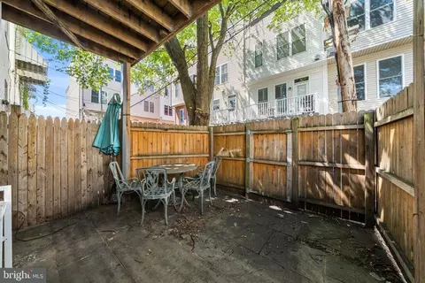Exterior - 919 5th St SE, Washington, DC 20003 photo 3 of 4