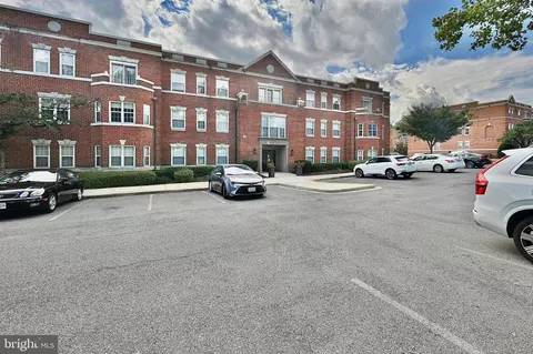 3615 38th St NW #277, Washington, DC 20016