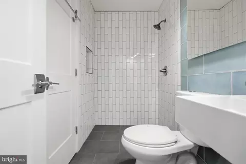 Bath - 1263 Owen Pl NE #2, Washington, DC 20002 photo 2 of 3
