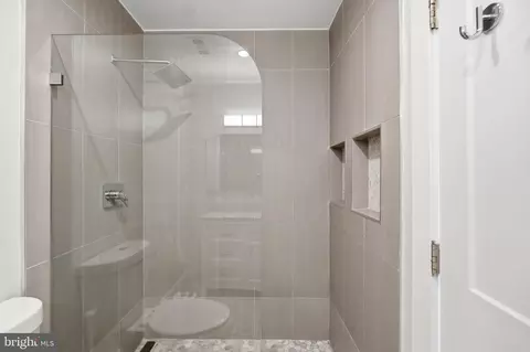 Bath - 1263 Owen Pl NE #2, Washington, DC 20002 photo 3 of 3
