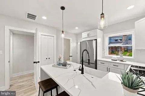 Kitchen - 331 34th Pl NE, Washington, DC 20019 photo 3 of 4