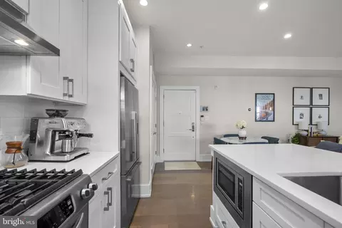Entry Way - 16 17th St NE #112, Washington, DC 20002 photo 2 of 2