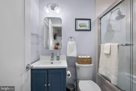 Bath - 16 17th St NE #112, Washington, DC 20002 photo 1 of 2