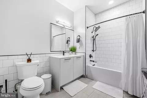 Bath - 1625 Eckington Pl NE #715, Washington, DC 20002 photo 1 of 1