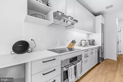 Kitchen - 1625 Eckington Pl NE #715, Washington, DC 20002 photo 3 of 5