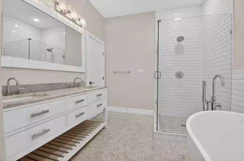 Bath - 217 20th St NE #2, Washington, DC 20002 photo 2 of 4