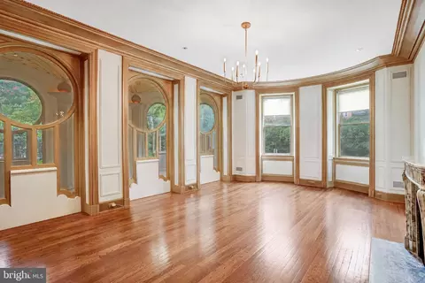 Living - 2303 Bancroft Pl NW, Washington, DC 20008 photo 2 of 12