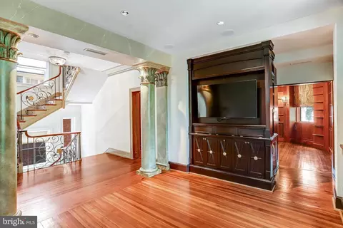 Entry Way - 2303 Bancroft Pl NW, Washington, DC 20008 photo 10 of 11
