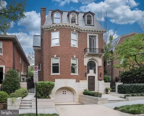 2303 Bancroft Pl NW, Washington, DC 20008