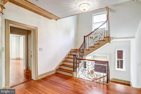 Entry Way - 2303 Bancroft Pl NW, Washington, DC 20008 photo 9 of 11