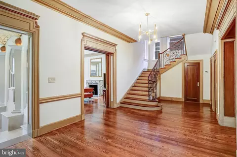 Entry Way - 2303 Bancroft Pl NW, Washington, DC 20008 photo 4 of 11