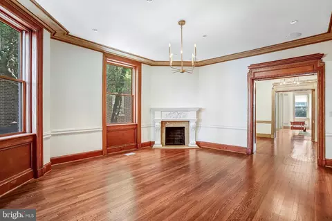 Living - 2303 Bancroft Pl NW, Washington, DC 20008 photo 5 of 12