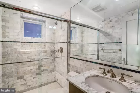 Bath - 2303 Bancroft Pl NW, Washington, DC 20008 photo 8 of 9