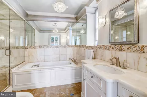 Bath - 2303 Bancroft Pl NW, Washington, DC 20008 photo 3 of 9