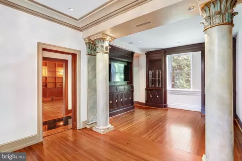 Living - 2303 Bancroft Pl NW, Washington, DC 20008 photo 6 of 12