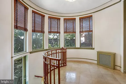 Entry Way - 2303 Bancroft Pl NW, Washington, DC 20008 photo 6 of 11
