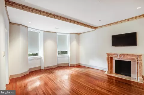 Living - 2303 Bancroft Pl NW, Washington, DC 20008 photo 10 of 12