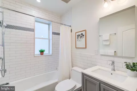 Bath - 1434 Ames Pl NE, Washington, DC 20002 photo 2 of 2