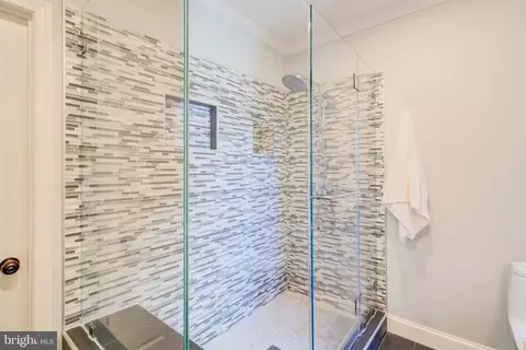 Bath - 607 L St NE, Washington, DC 20002 photo 3 of 4
