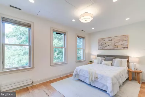 Bedroom - 621 4th St NE, Washington, DC 20002 photo 1 of 4