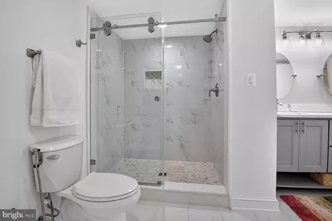 Bath - 1015 33rd St NW #705, Washington, DC 20007 photo 4 of 5