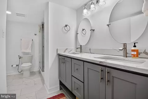 Bath - 1015 33rd St NW #705, Washington, DC 20007 photo 2 of 5