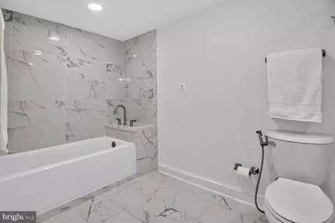 Bath - 1015 33rd St NW #705, Washington, DC 20007 photo 3 of 5