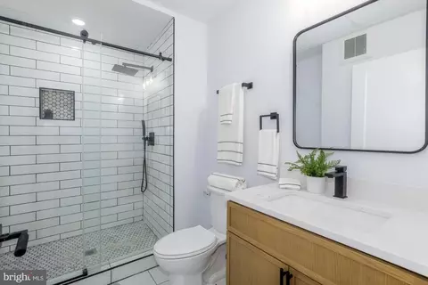 1012 17th Pl NE #1, Washington, DC 20002 photo 8