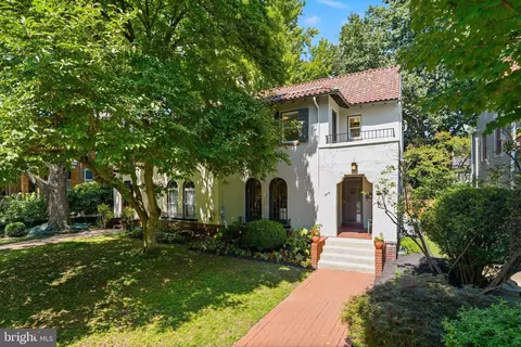 3819 Veazey St NW, Washington, DC 20016