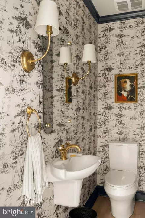 Bath - 1510 26th St NW, Washington, DC 20007 photo 4 of 5