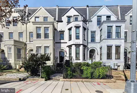 2556 University Pl NW #1, Washington, DC 20009
