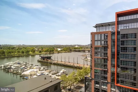 45 Sutton Sq SW #906, Washington, DC 20024