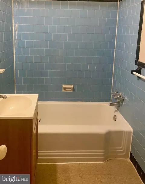 1018 16th St NE, Washington, DC 20002 photo 8