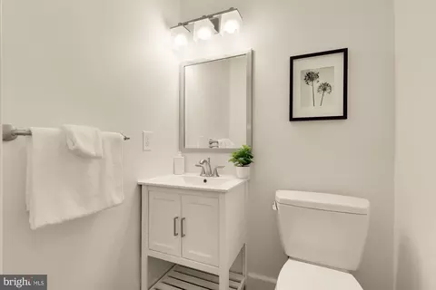 Bath - 1027 7th St NE, Washington, DC 20002 photo 1 of 3