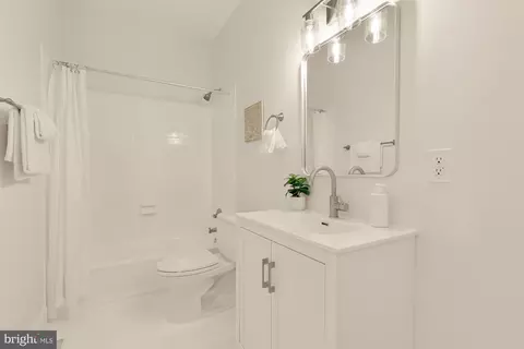 Bath - 1027 7th St NE, Washington, DC 20002 photo 3 of 3