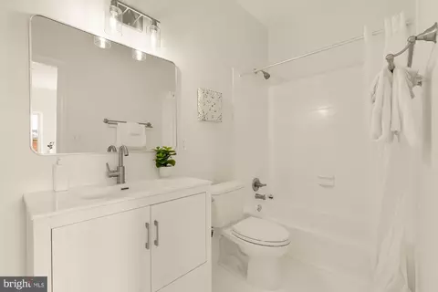 Bath - 1027 7th St NE, Washington, DC 20002 photo 2 of 3