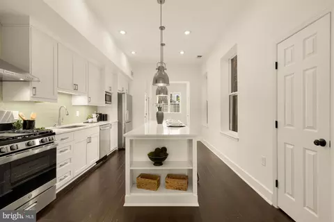 Entry Way - 1027 7th St NE, Washington, DC 20002 photo 3 of 6