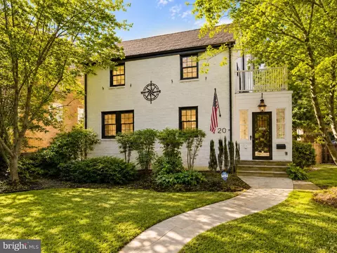 4420 Chesapeake St NW, Washington, DC 20016