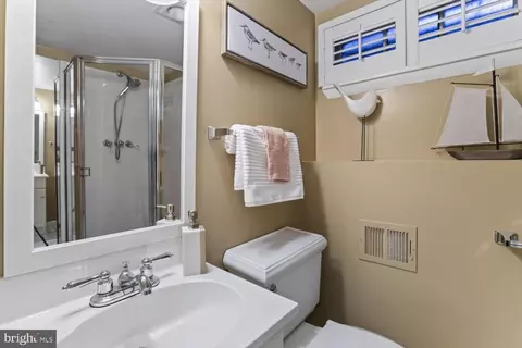 Bath - 304 A St SE, Washington, DC 20003 photo 1 of 4